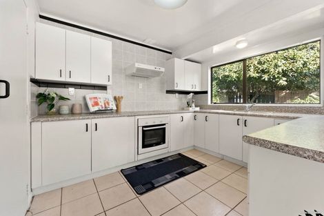 Photo of property in 13 Ciprian Place, Henderson, Auckland, 0612