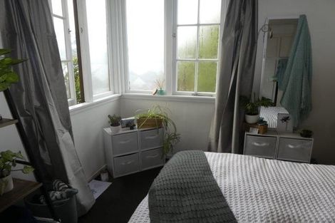 Photo of property in 11 Wynyard Crescent, Fernhill, Queenstown, 9300