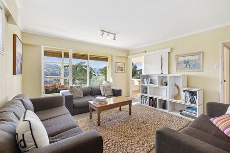 Photo of property in 5 Cluny Avenue, Kelburn, Wellington, 6012