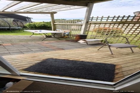 Photo of property in 26 Luckens Road, West Harbour, Auckland, 0618