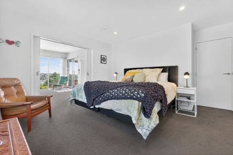 Photo of property in 15 Beechwood Road, Rothesay Bay, Auckland, 0630