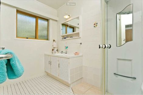 Photo of property in 2/4 Nea Place, Hillcrest, Auckland, 0627