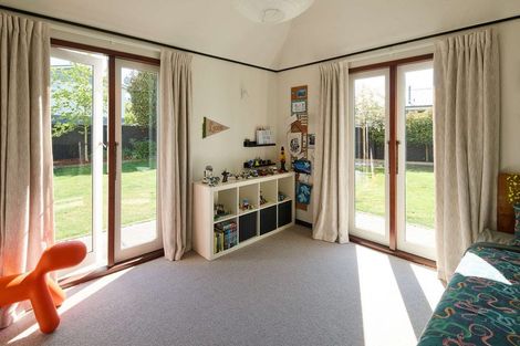 Photo of property in 5a Saint Winifreds Place, Bryndwr, Christchurch, 8052