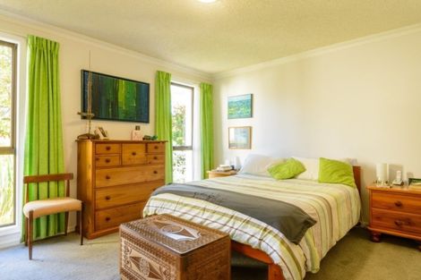 Photo of property in 20 Broadway, Picton, 7220