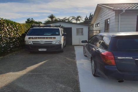 Photo of property in 16 Sandspit Road, Waiuku, 2123