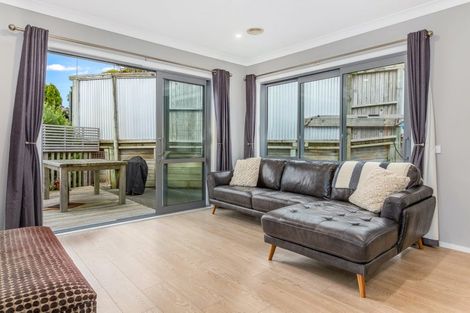 Photo of property in 3 Shoal Place, Whitby, Porirua, 5024
