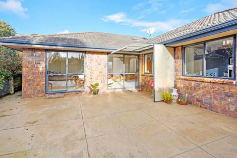Photo of property in 11 Oratia Drive, Glen Eden, Auckland, 0602