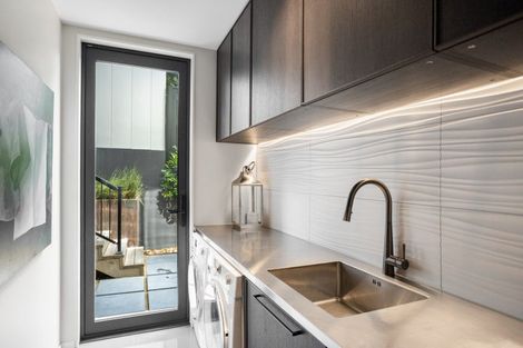 Photo of property in 14 Shalimar Crescent, Khandallah, Wellington, 6035