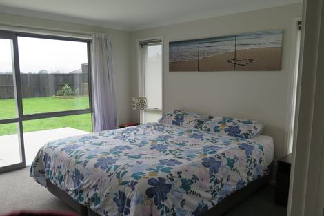 Photo of property in 8 Kayelene Place, Omokoroa, 3114