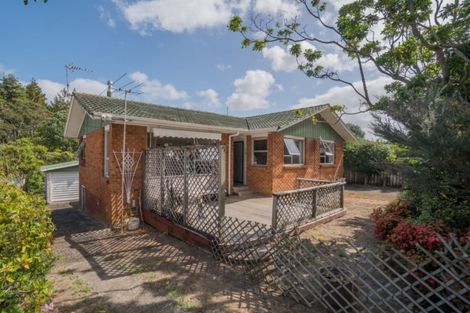 Photo of property in 46 Lantana Road, Green Bay, Auckland, 0604