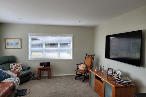 Photo of property in 2 Beckby Way, Clevedon, 2582