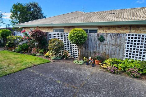 Photo of property in 17 Rosberg Place, Mount Maunganui, 3116