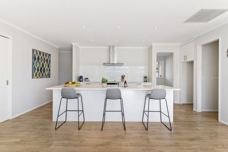 Photo of property in 3 Kuawa Drive, Kumeu, 0810