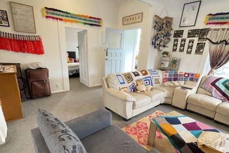 Photo of property in 11 Clayburn Road, Glen Eden, Auckland, 0602