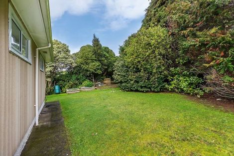 Photo of property in 3a Saint Johns Terrace, Tawa, Wellington, 5028