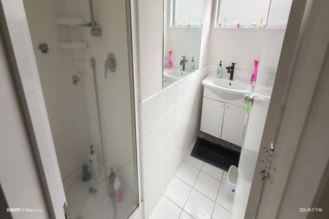 Photo of property in 26 Luckens Road, West Harbour, Auckland, 0618