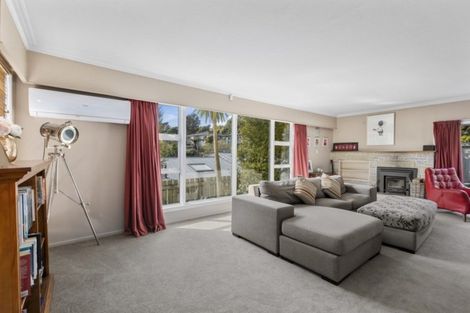 Photo of property in 13 Stratton Street, Normandale, Lower Hutt, 5010