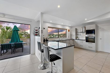 Photo of property in 42 Nigel Road, Browns Bay, Auckland, 0630