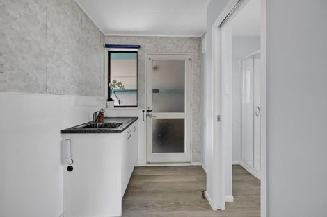 Photo of property in 1/7 Mahoe Street, Strandon, New Plymouth, 4312