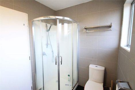 Photo of property in 2/78 West Coast Road, Glen Eden, Auckland, 0602