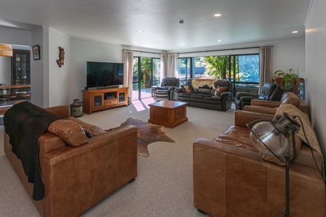 Photo of property in 5 Rewa Rewa Valley, Tairua, 3508