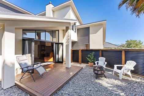 Photo of property in 5 Quadrant Heights, Paraparaumu, 5032