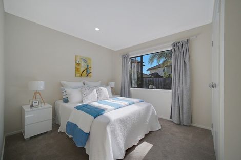 Photo of property in 12 Breon Place, Flat Bush, Auckland, 2016
