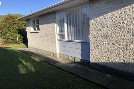 Photo of property in 13a Waddington Drive, Naenae, Lower Hutt, 5011