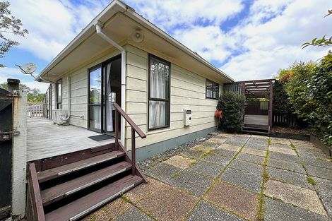Photo of property in 3 Benita Place, Sunnyvale, Auckland, 0612