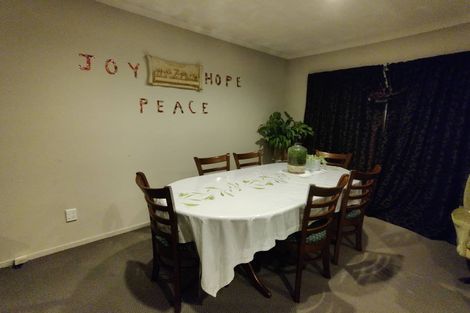 Photo of property in 24 Aragon Grove, Kingsley Heights, Upper Hutt, 5018