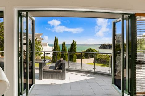 Photo of property in 65 Roberts Road, Matakatia, Whangaparaoa, 0930