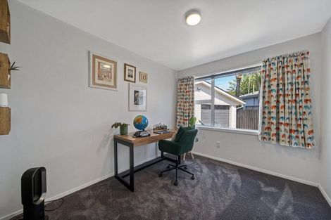 Photo of property in 21 Kent Lodge Avenue, Avonhead, Christchurch, 8042