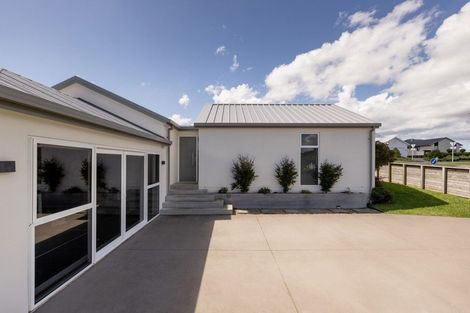 Photo of property in 19 Stingray Drive, Omokoroa, 3114