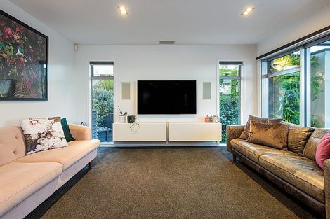 Photo of property in 19a Hyde Road, Rothesay Bay, Auckland, 0630