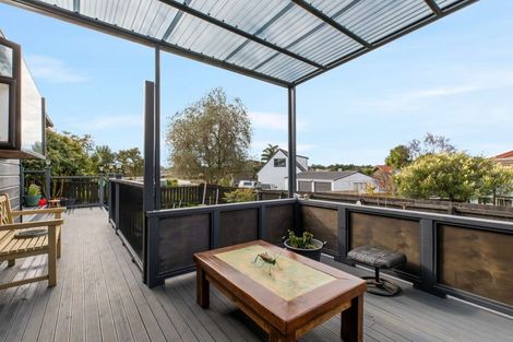 Photo of property in 21 Riverside Drive, Waiuku, 2123