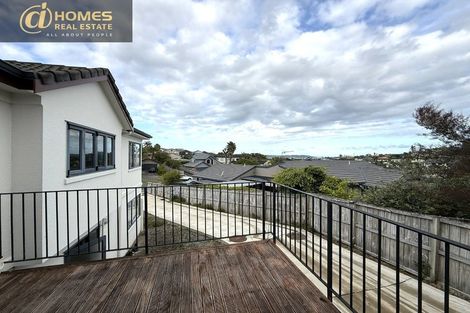 Photo of property in 56 Hogarth Rise, West Harbour, Auckland, 0618