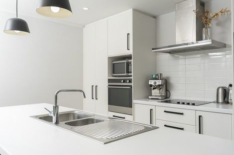 Photo of property in 33 Ngapuke Lane, Parua Bay, Onerahi, 0192