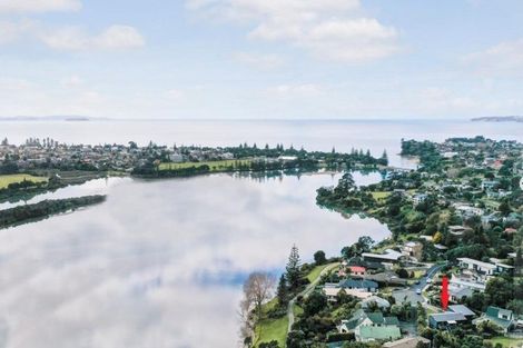 Photo of property in 34 Maori Hut Road, Red Beach, 0932