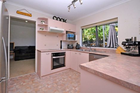 Photo of property in 6 Lothian Brae, Wattle Downs, Auckland, 2103