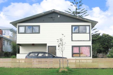 Photo of property in 25 Lavelle Road, Henderson, Auckland, 0612