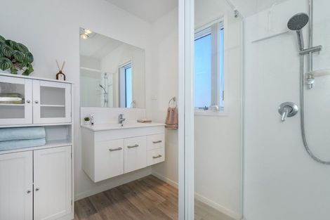 Photo of property in 11 Kamahi Crescent, Papamoa Beach, Papamoa, 3118