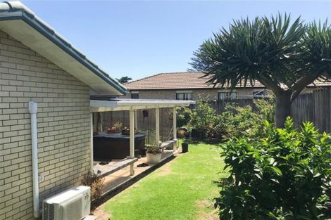 Photo of property in 5 Harobed Place, Weymouth, Auckland, 2103