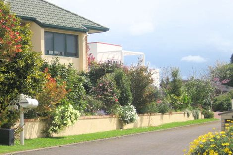 Photo of property in 15 Cobbe Place, Pomare, Rotorua, 3015