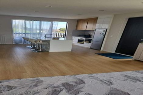 Photo of property in 117 Hutchinsons Road, Bucklands Beach, Auckland, 2014