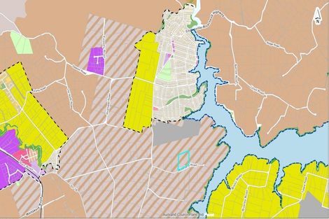 Photo of property in 63 Riverland Road, Kumeu, 0892