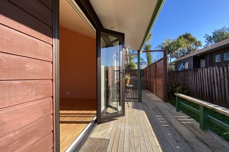 Photo of property in 4/390 West Coast Road, Glen Eden, Auckland, 0602