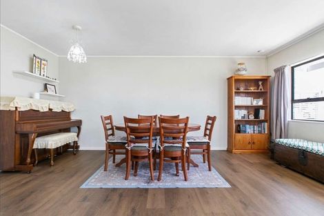 Photo of property in 1/2 West Street, Papakura, 2110