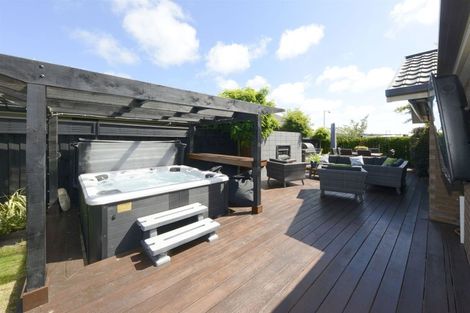 Photo of property in 43 Putake Drive, Parklands, Christchurch, 8083