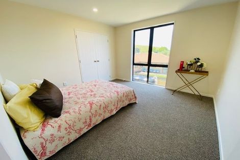 Photo of property in 10 Tapuwae Way, Mangere Bridge, Auckland, 2022