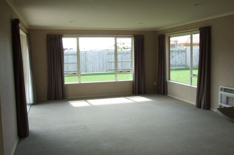 Photo of property in 5 Boston Parade, Kelvin Grove, Palmerston North, 4414